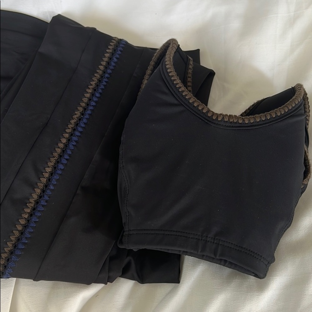 2 pc set leggings and matching sports bra